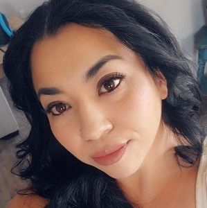 Meet your Posher, Yaneth